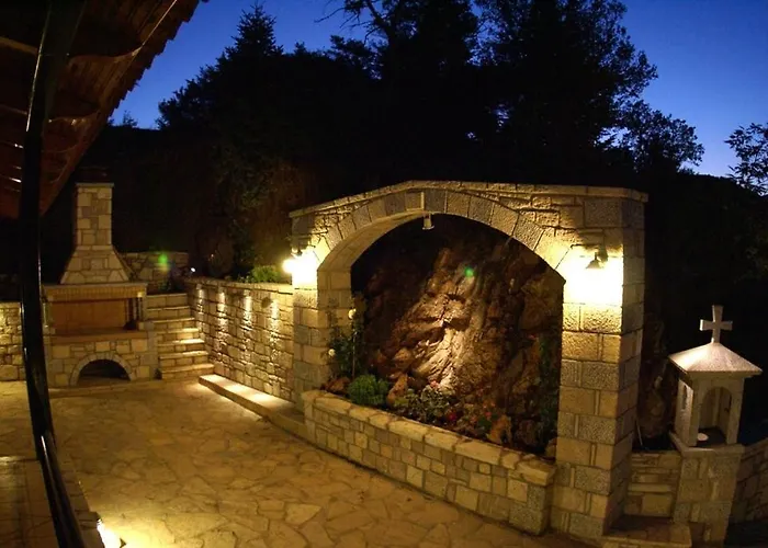 - 4* Kaloneri